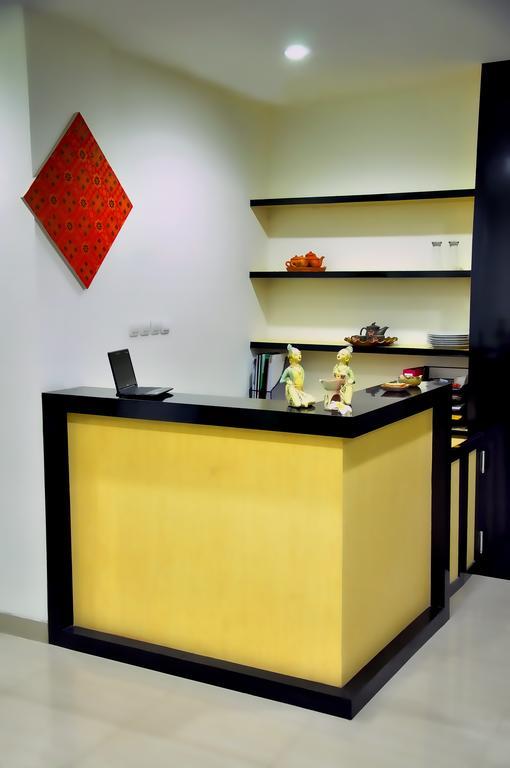 Metro House Hotel Surabaya Bagian luar foto