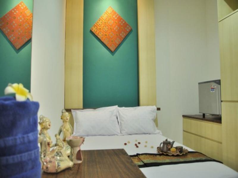 Metro House Hotel Surabaya Bagian luar foto